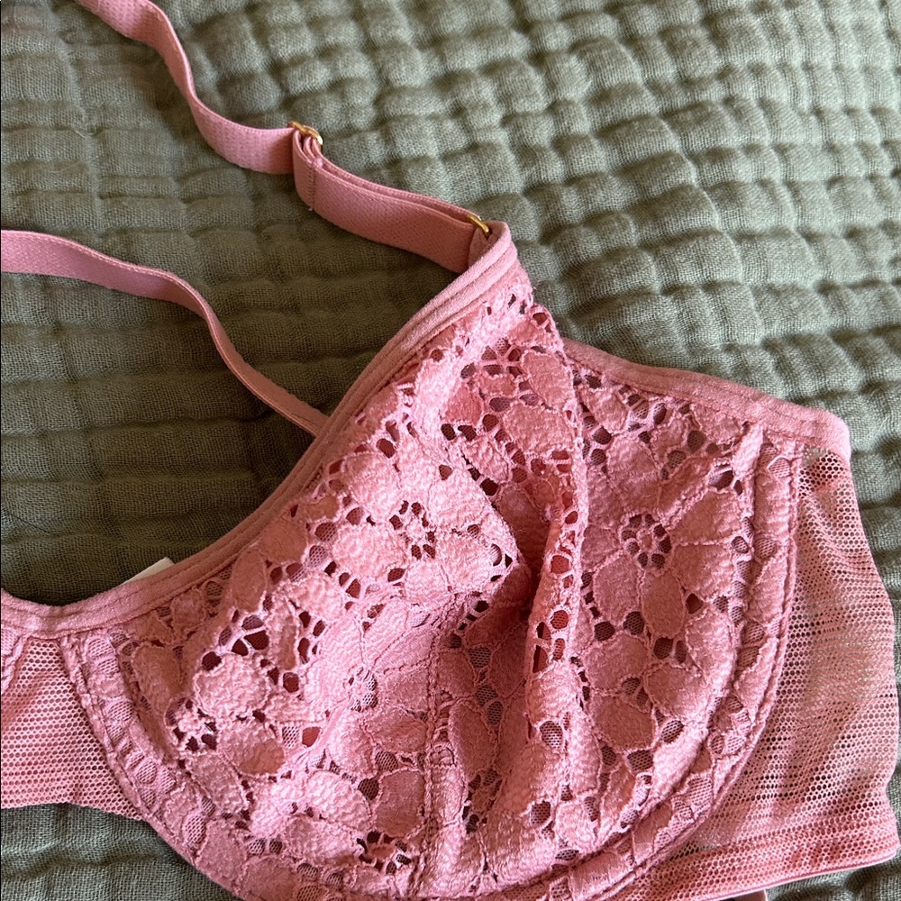 CUUP Pink and Cream Lace Bralette Set - Picture 4 of 5